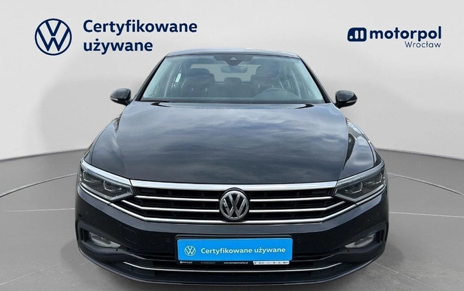 Volkswagen Passat cena 92900 przebieg: 129436, rok produkcji 2020 z Józefów małe 781